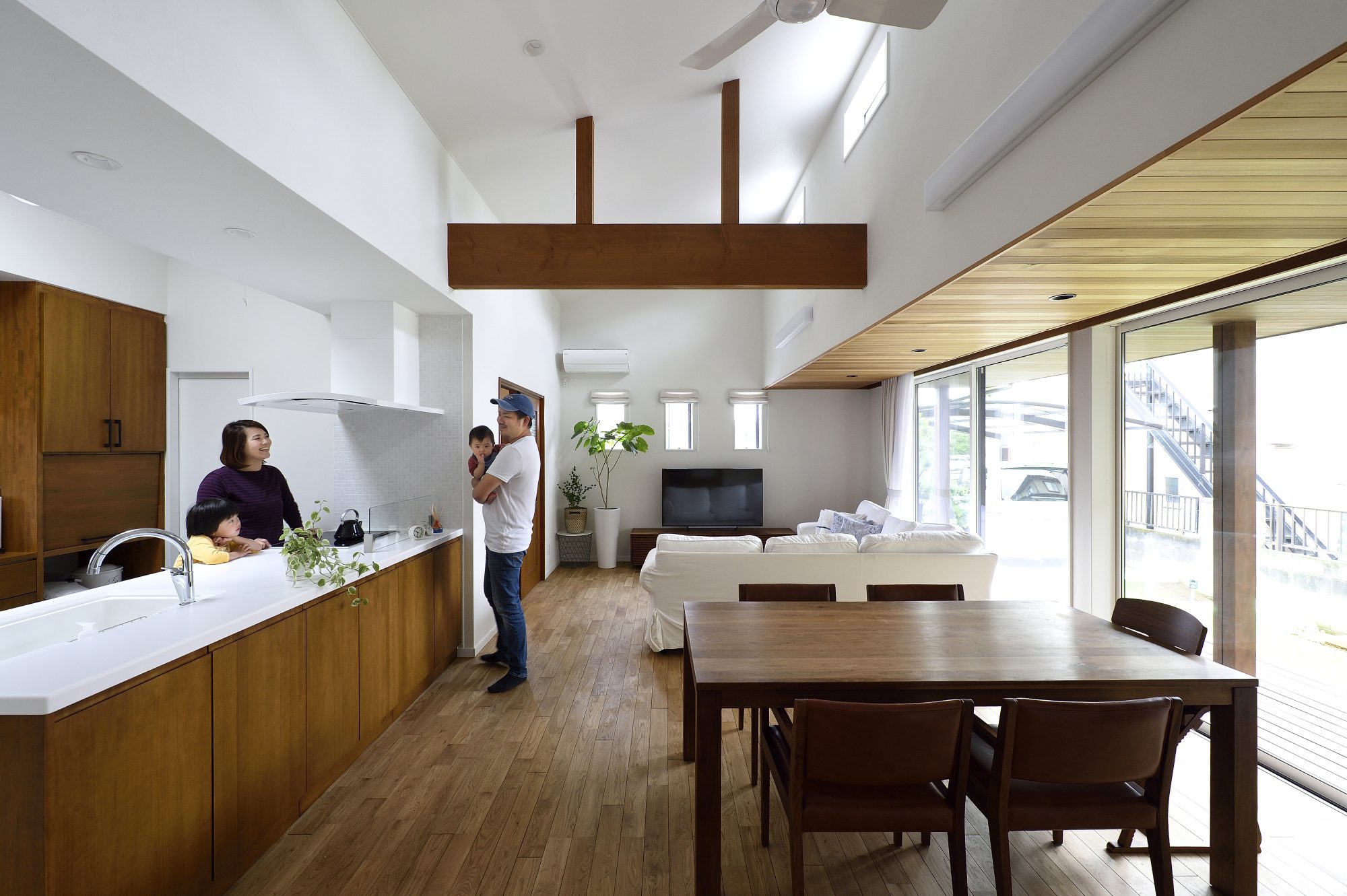 「モデルハウスに泊まって、決めました」——体験から生まれた“心地よさ”の実感。