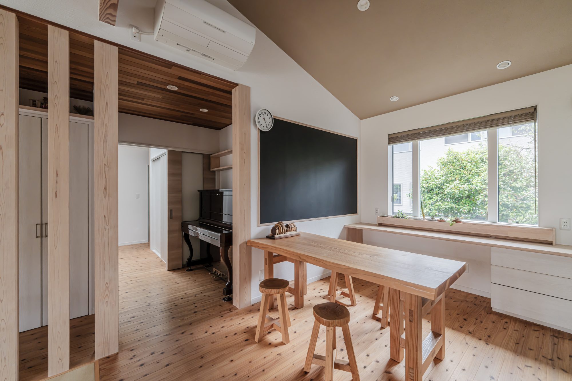 【2025年版】施工事例から学ぶ「成功する間取り」の共通点 ― 大進建設が建てた“心地よさの理由”を、敷地環境調査と「間（ま）」の設計から紐解く ―